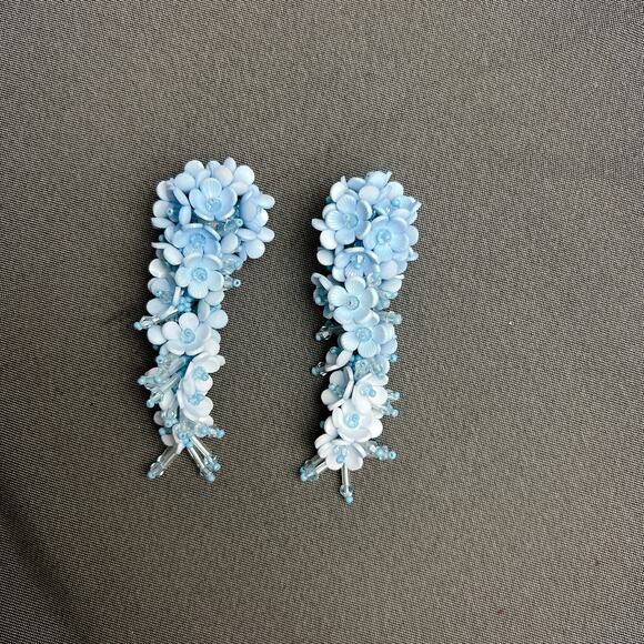 Oscar de la Renta Flower Bouquet Clip-On Earrings - Picture 3 of 5